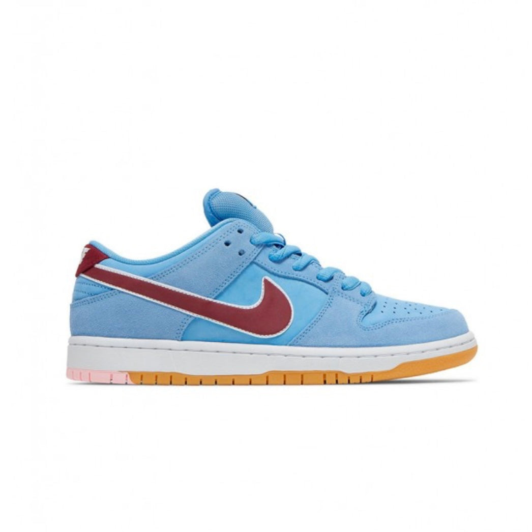 NIKE SB DUNK LOW
PHILADELPHIA