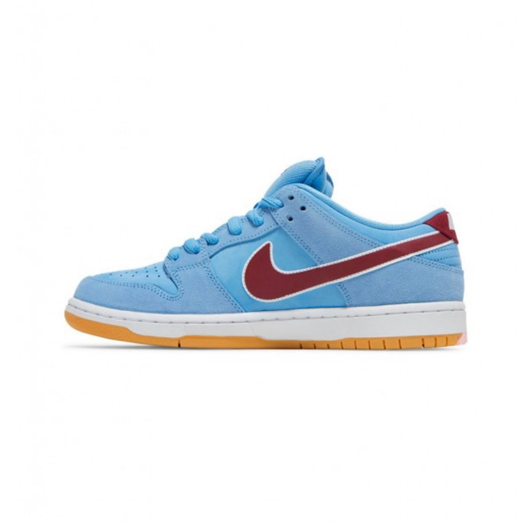 NIKE SB DUNK LOW
PHILADELPHIA