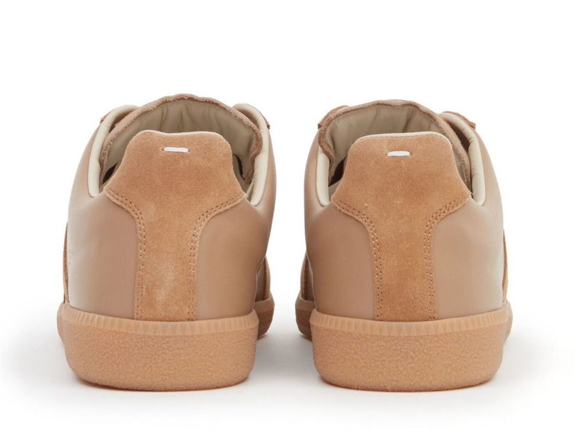 Maison Margiela
Replica low-top leather sneakers
