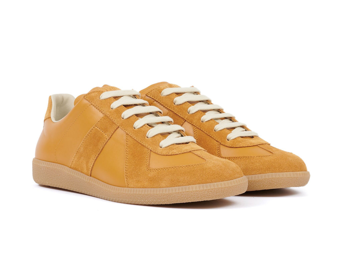 Maison Margiela
Replica low-top leather sneakers