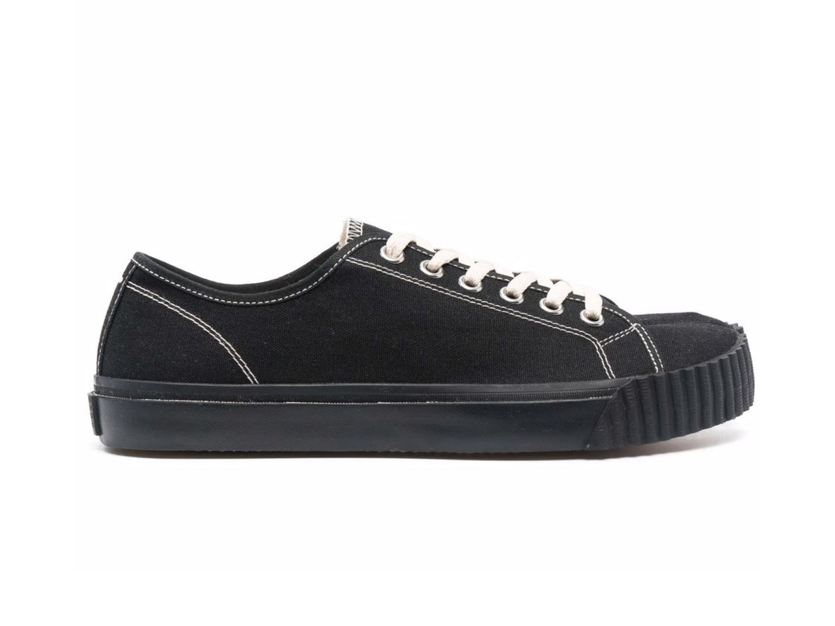 Maison Margiela
Tabi low-top sneakers
