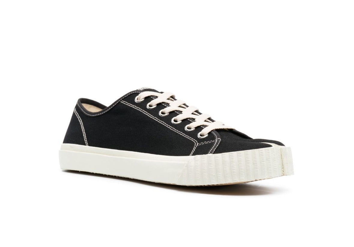 Maison Margiela
Tabi low-top sneakers