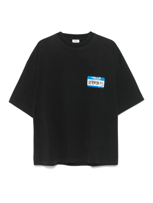 VETEMENTS T-SHIRT Hello My Name Is VETEMENTS